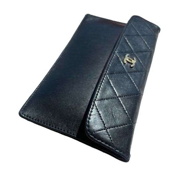 ❤️SOLD❤️AUTHENTIC CHANEL Vintage Classic Black Flap Closure Clutch Purse - Picture 10 of 14